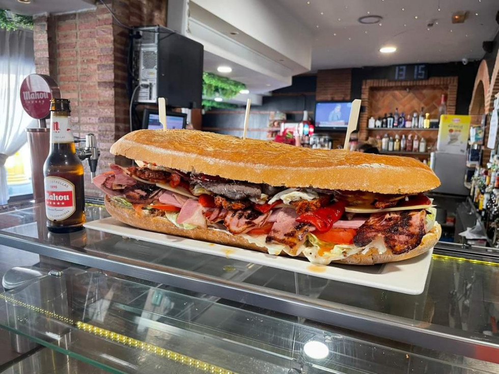Bocadillo 2,5 hotel rio cea puente almuhey