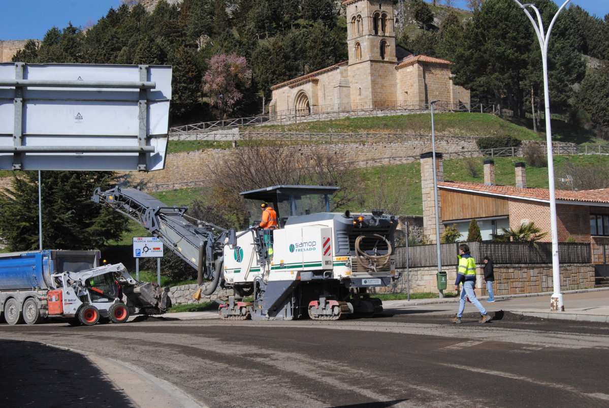 Obras asfaltado av ronda aguilar de campoo