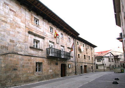 Biblioteca municipal bernardo del carpio aguilar de campoo