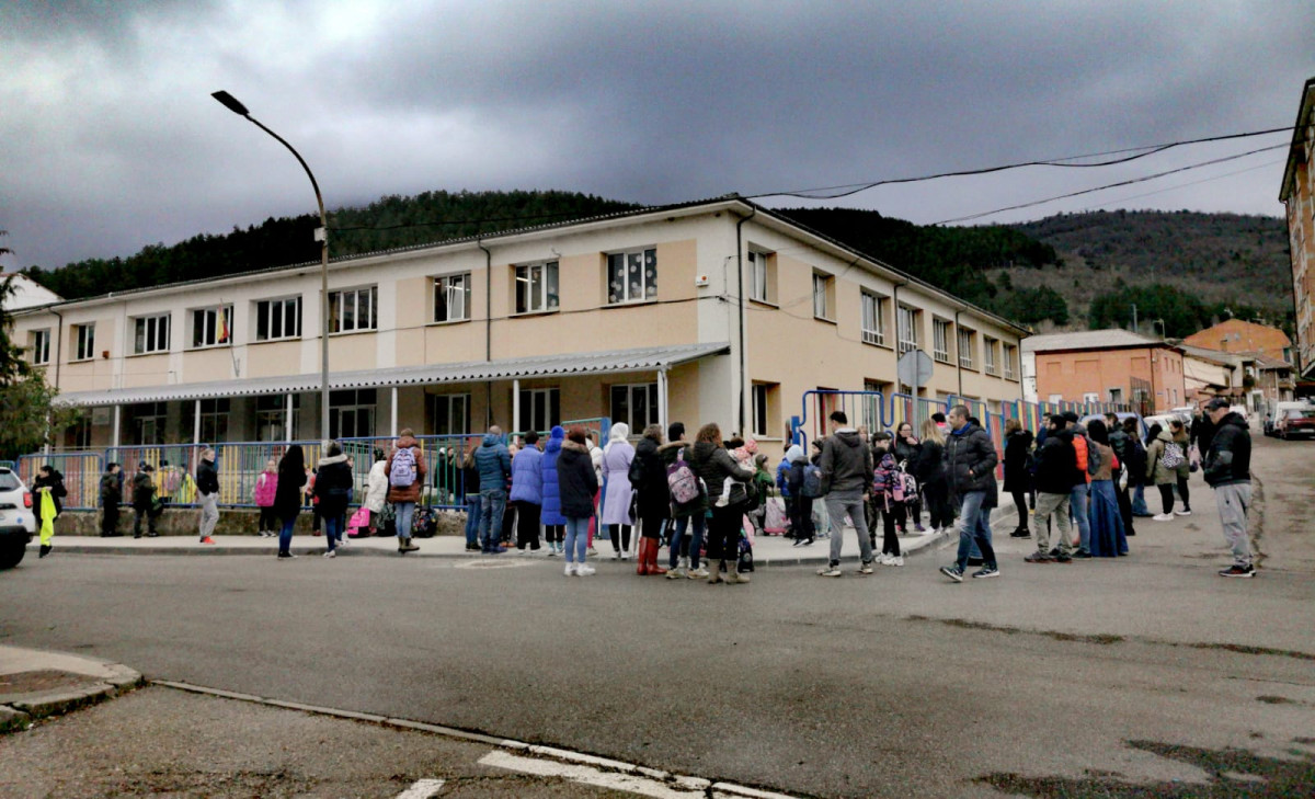 Aglomeraciones CEIP Manuel A. Cano Poblacion colegio cistierna