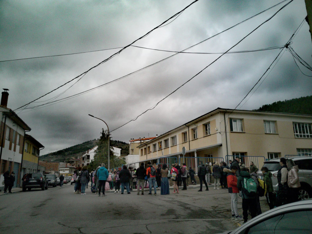 Aglomeraciones CEIP Manuel A. Cano Poblacion colegio cistierna (3)