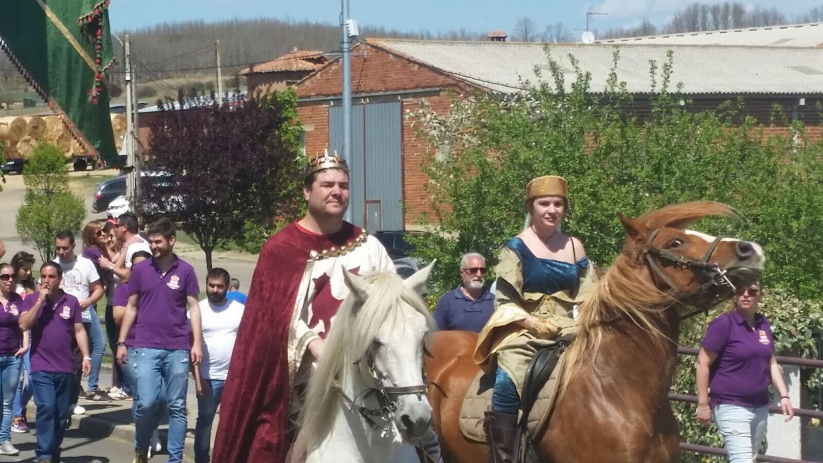 Feria medieval almanza pendones entrega del fuero