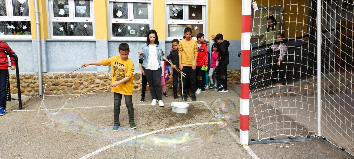 Semana cultural CRA Puente Almuhey niños Almanza