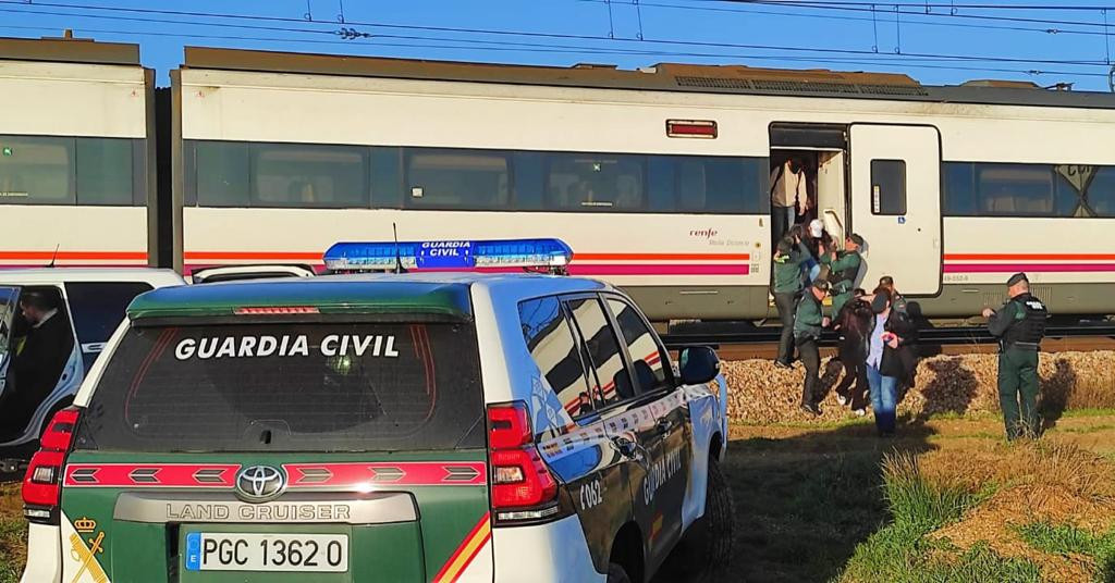 Averia catenaria trasbodo pasajeros Leon madrid en burgo ranero (2)