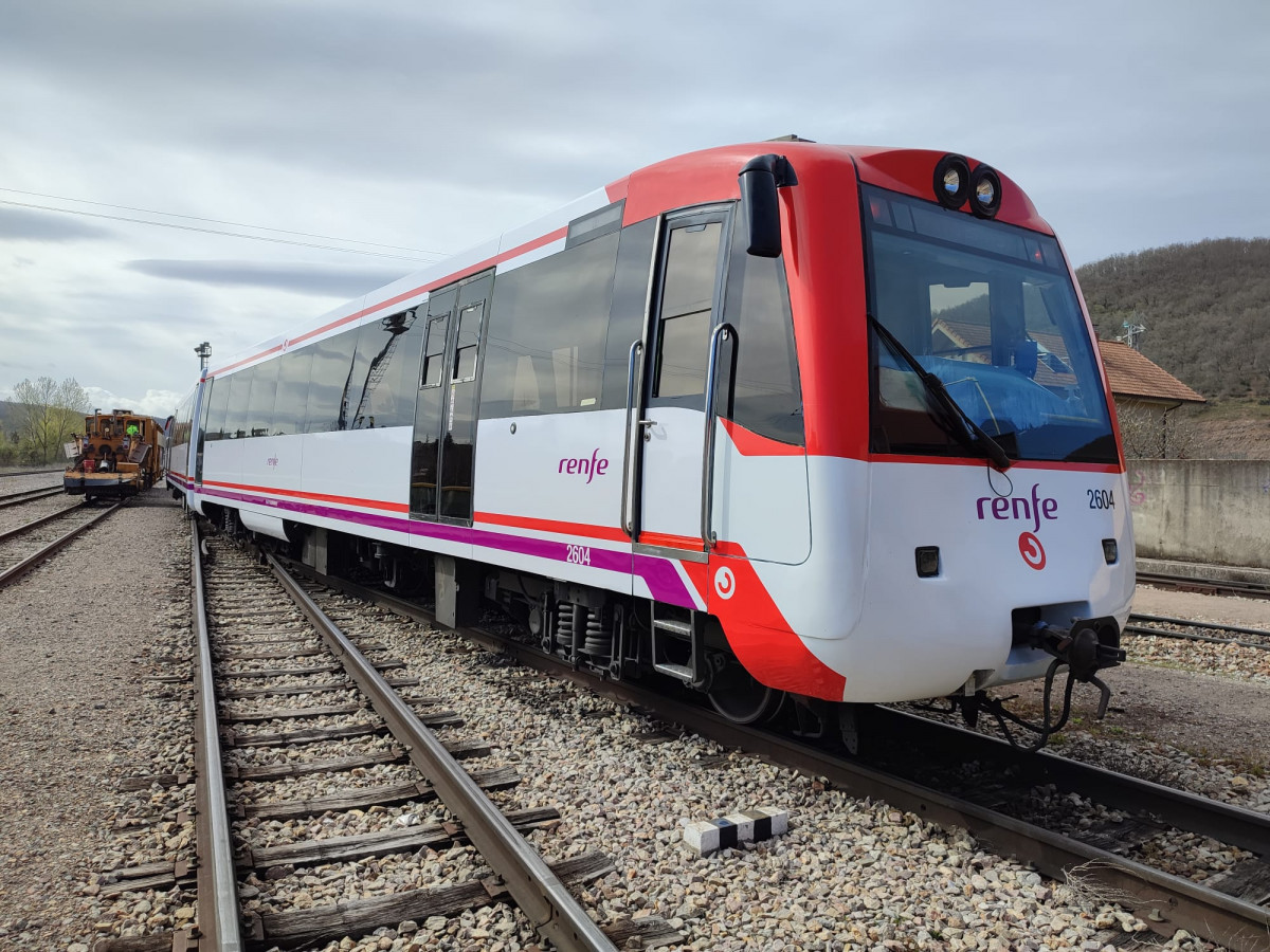 Nuevos vinilos de los viejos trenes feve renfe (5)