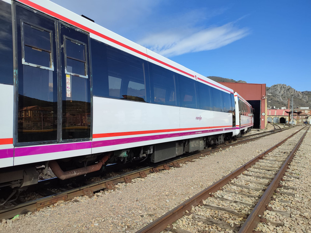 Nuevos vinilos de los viejos trenes feve renfe (8)