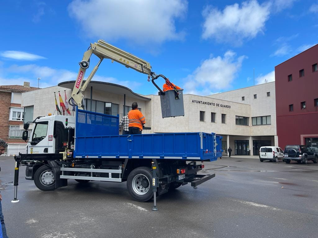 Nuevo camion ayto guardo obras