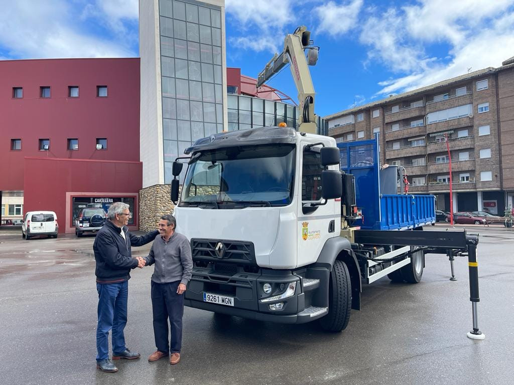 Nuevo camion ayto guardo obras (3)