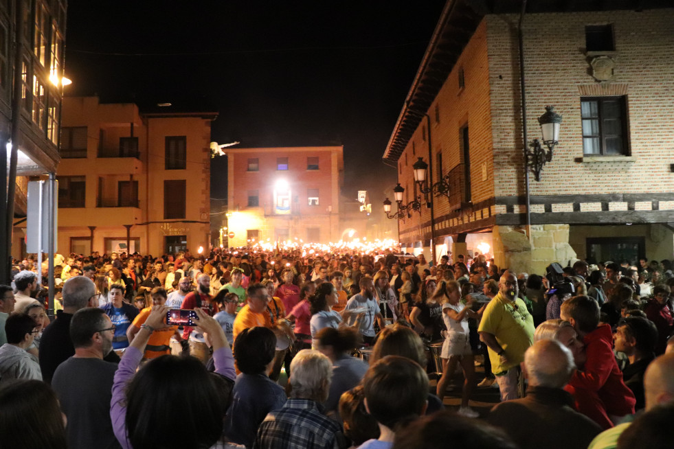 Fiestas de san juan y san pedro 2023 aguilar de campoo (5)