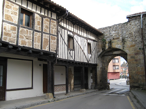 Puerta de la tobalina aguilar