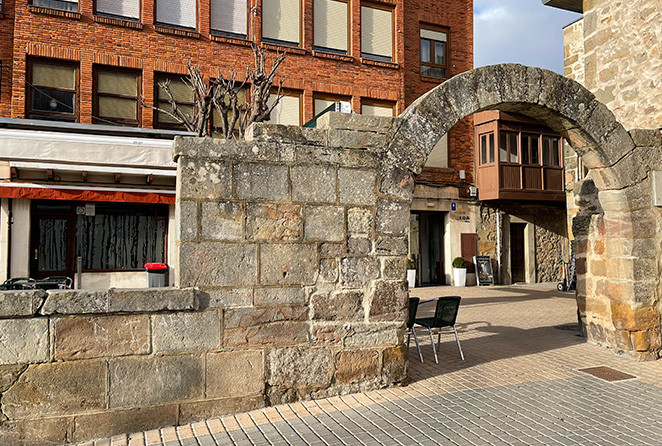 Puerta de la cascajera aguilar