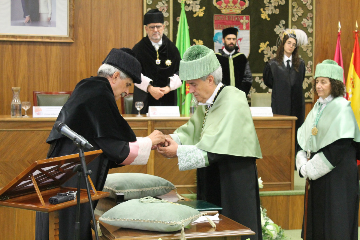 Juan jose badiola doctor honoris causa ULE (2)