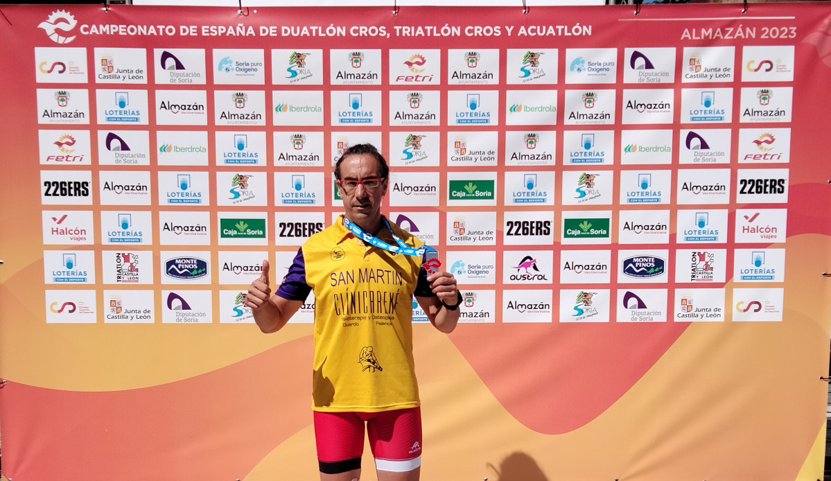 Medalla de plata duatlón Cross Almazán 2023