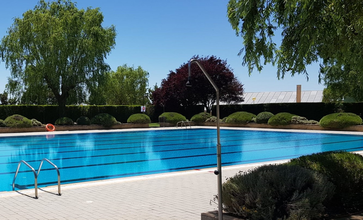 Piscina becerril