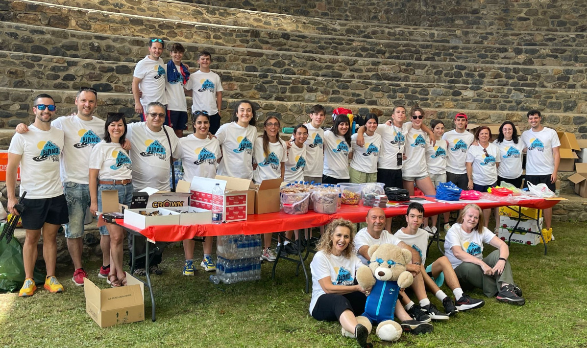 Voluntarios travesia a nado embalse de riaño 2023