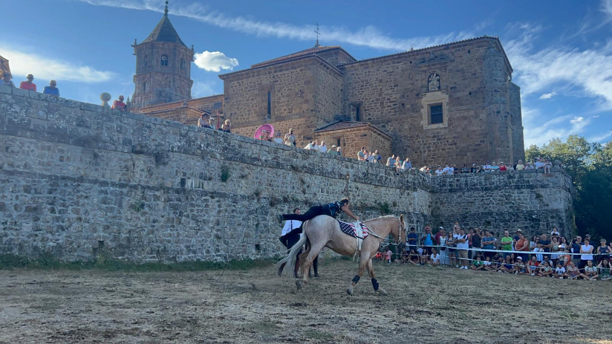 Espectaculo ecuestre romeria del veraneante 2023