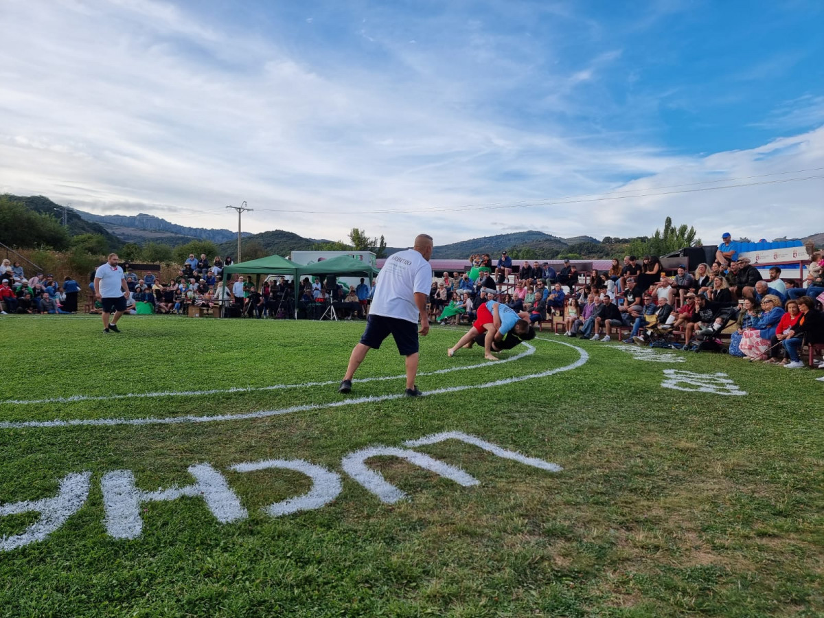 Corro lucha leonesa prioro liga de verano 2023 (15)