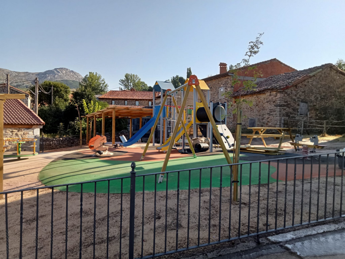 Parque infantil alba de los cardau00f1os
