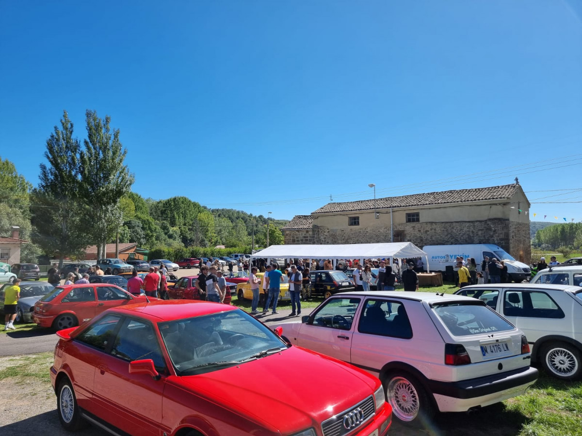 Concentración coches clasicos valderrueda 2023 (8)