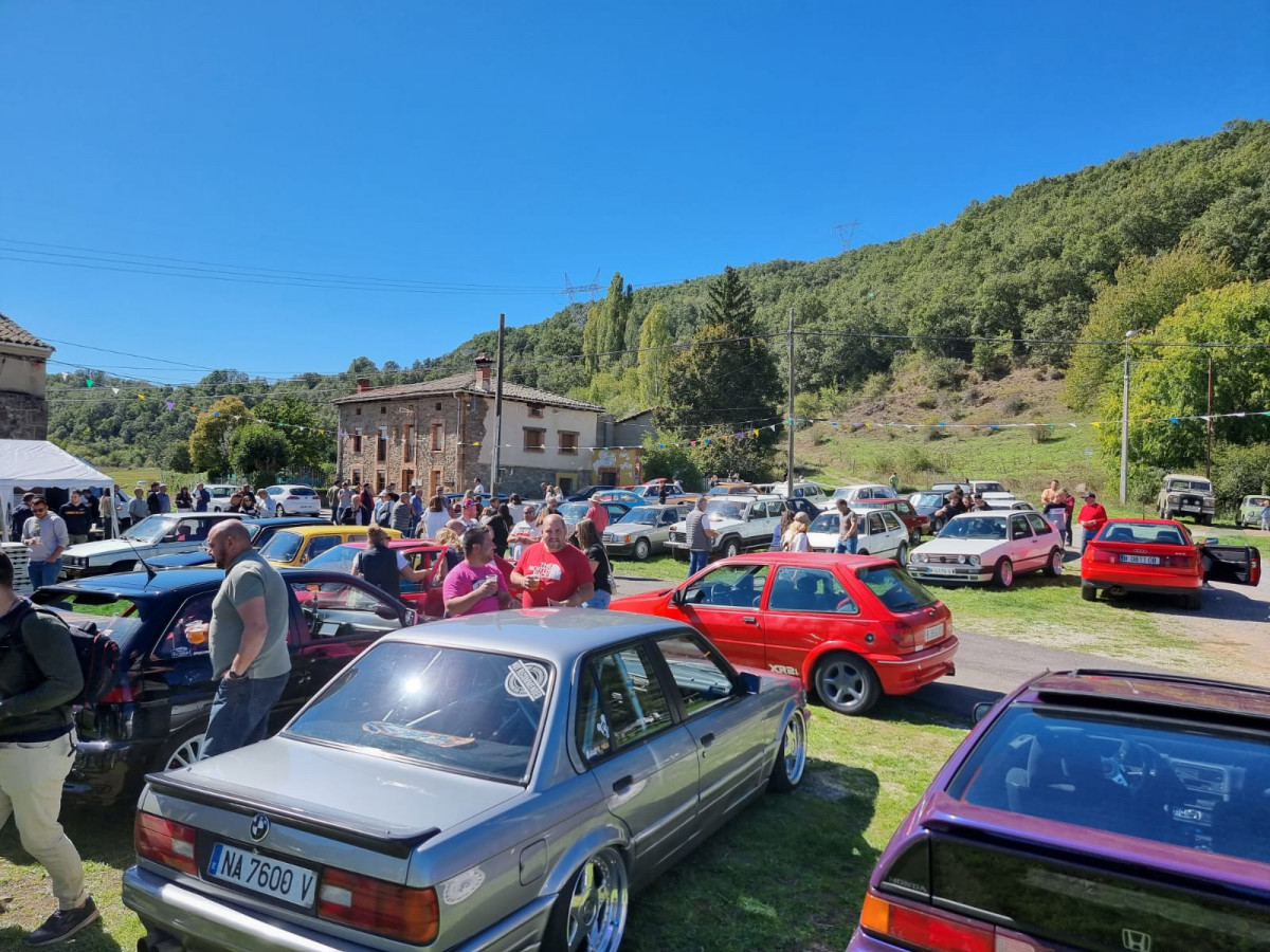 Concentraciu00f3n coches clasicos valderrueda 2023 (10)