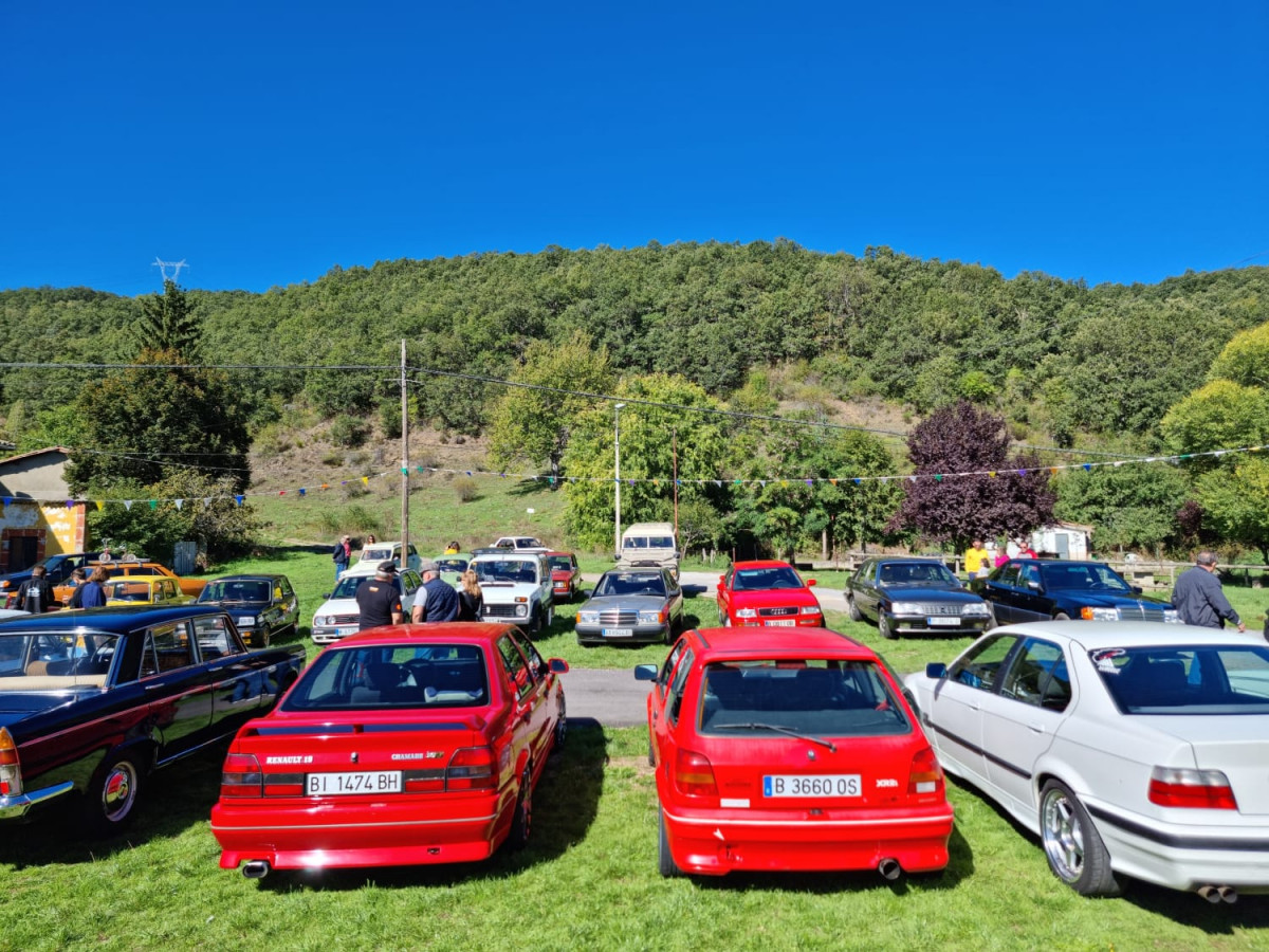 Concentraciu00f3n coches clasicos valderrueda 2023 (27)