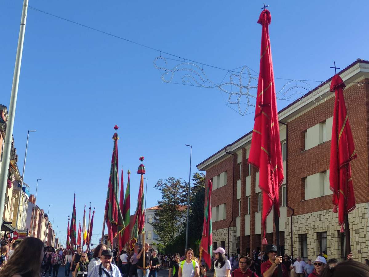 Pendones romeria san froilan la virgen 2023 (4)