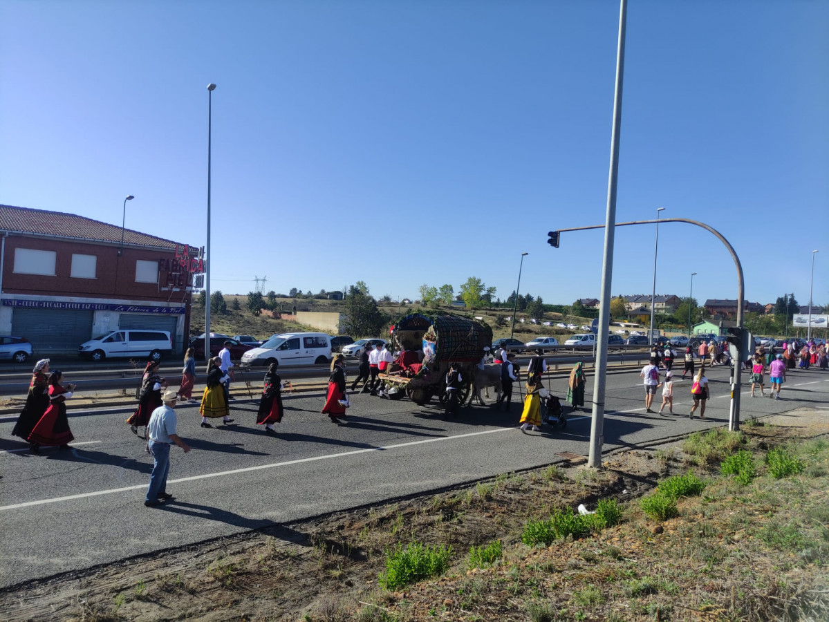 Carros engalanados romeria san froilan la virgen 2023 (4)