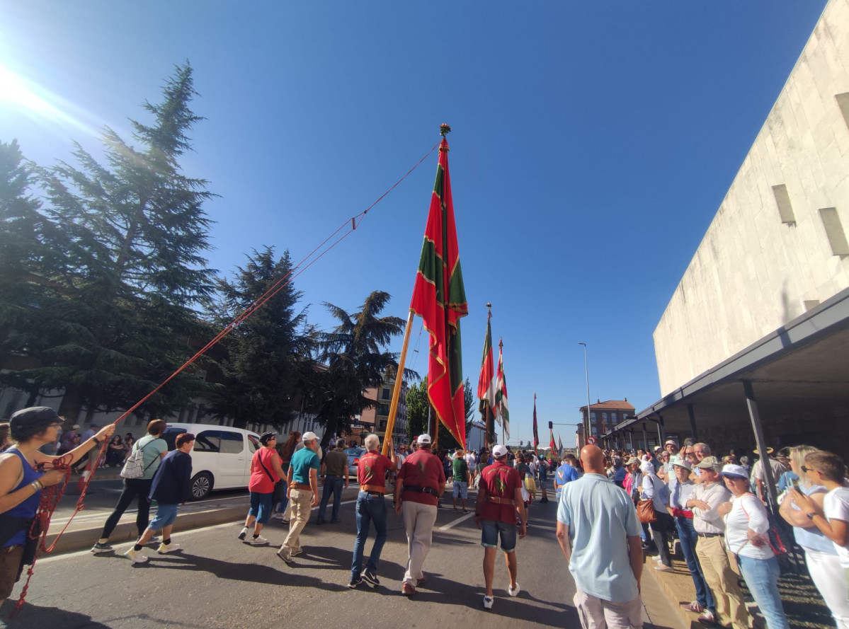 Pendones romeria san froilan la virgen 2023 (10)