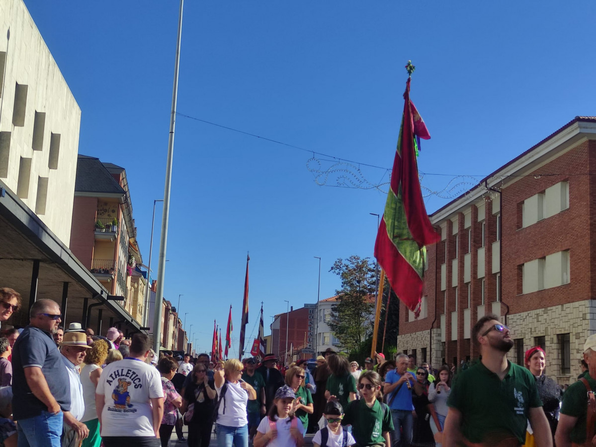 Pendones romeria san froilan la virgen 2023 (12)