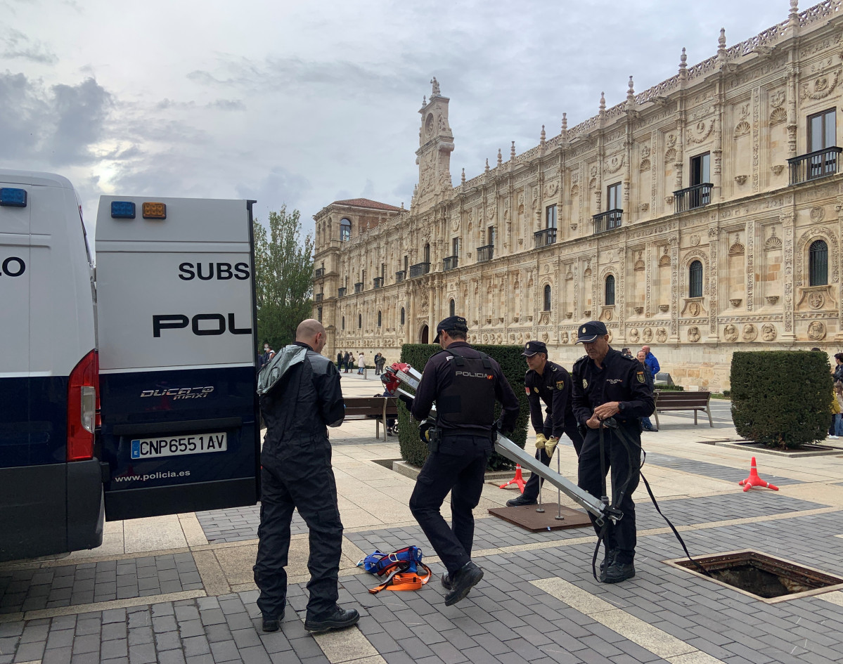 Dispositivo seguridad policia nacional leon (5)