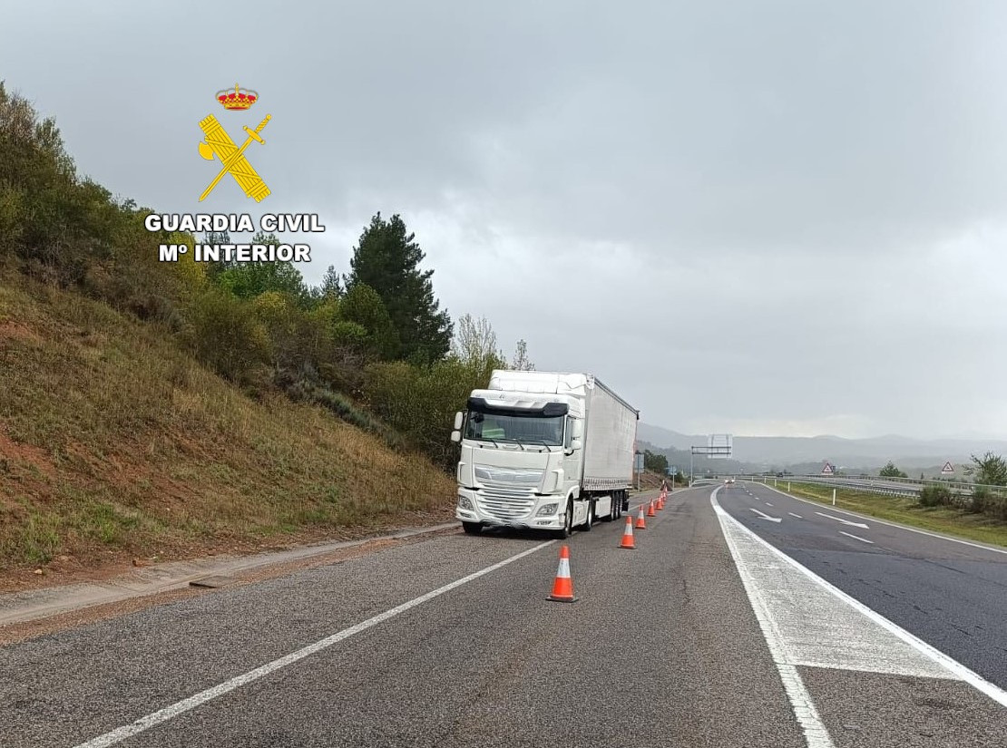 Camion interceptado alcoholemia control guardia civil