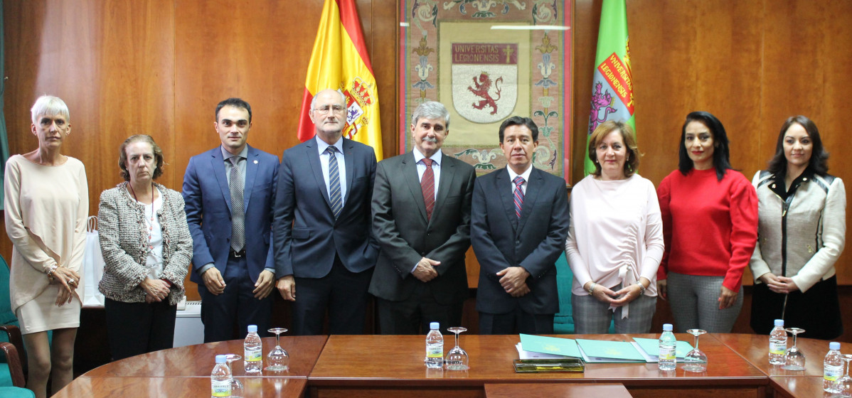 Foto de Archivo (24 Octubre 2017 Firma acuerdos colaboraciu00f3n entre universidades de Leu00f3n y Tlaxcala