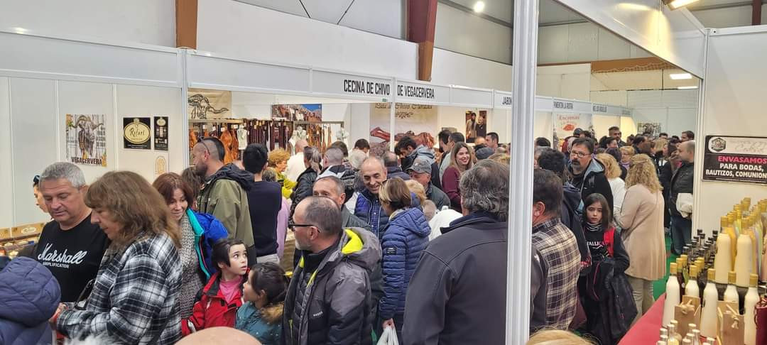 Feria de la cecina de chivo vegacervera 2023 (3)