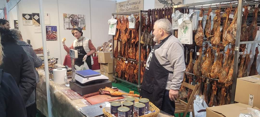 Feria de la cecina de chivo vegacervera 2023 (6)