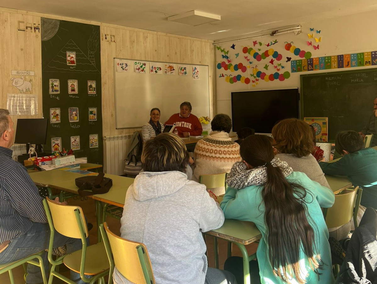 Celsa Garcu00eda Robles  y beatriz abadcolegio la vecilla