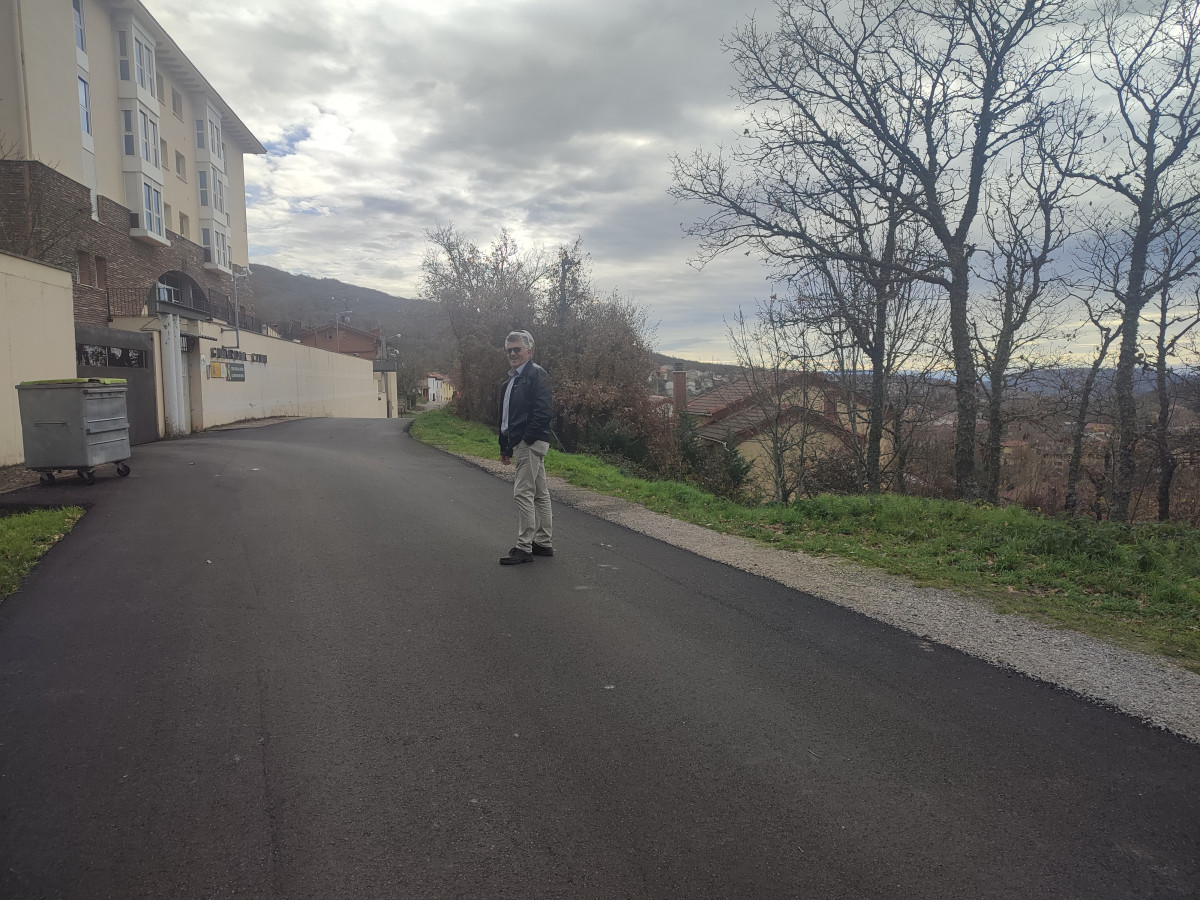 Asfaltado barruelo Paseo de los Cuarteles y la Calle Covadonga (2)