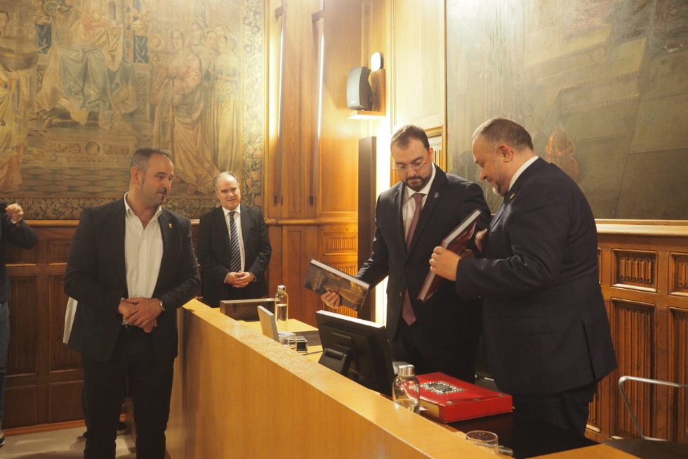 Visita adrian barbon leon