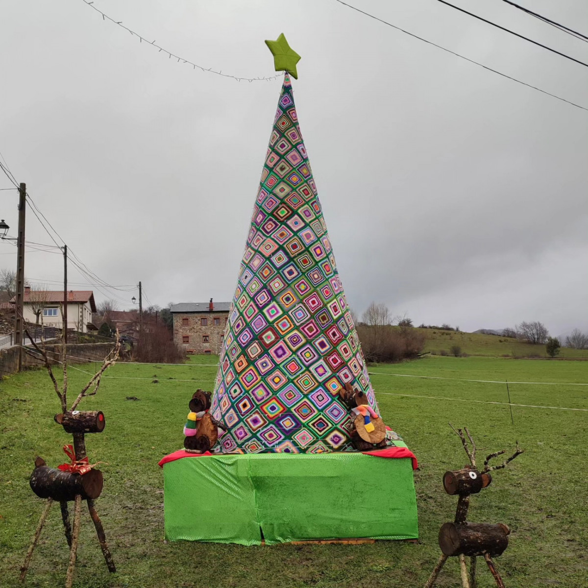 Arbol de navidad de ganchillo liegos (5)
