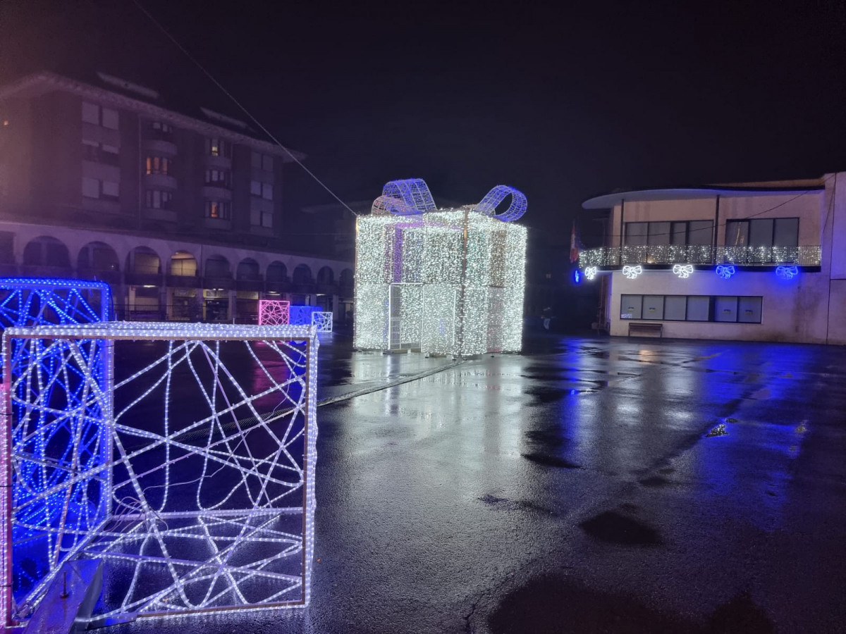 Iluminacion navidad 2023 guardo (9)