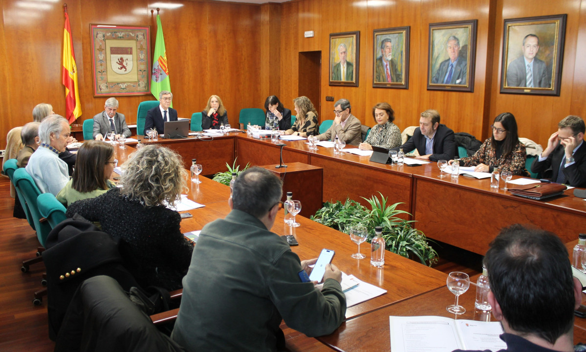 Reuniu00f3n del Pleno del Consejo Social de la ULE 01