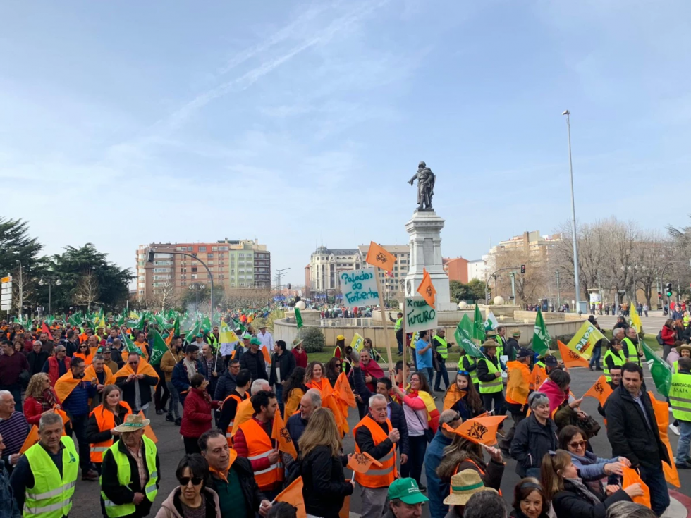 Manifestacion campo agricultores ganaderos tractorada leon 2020
