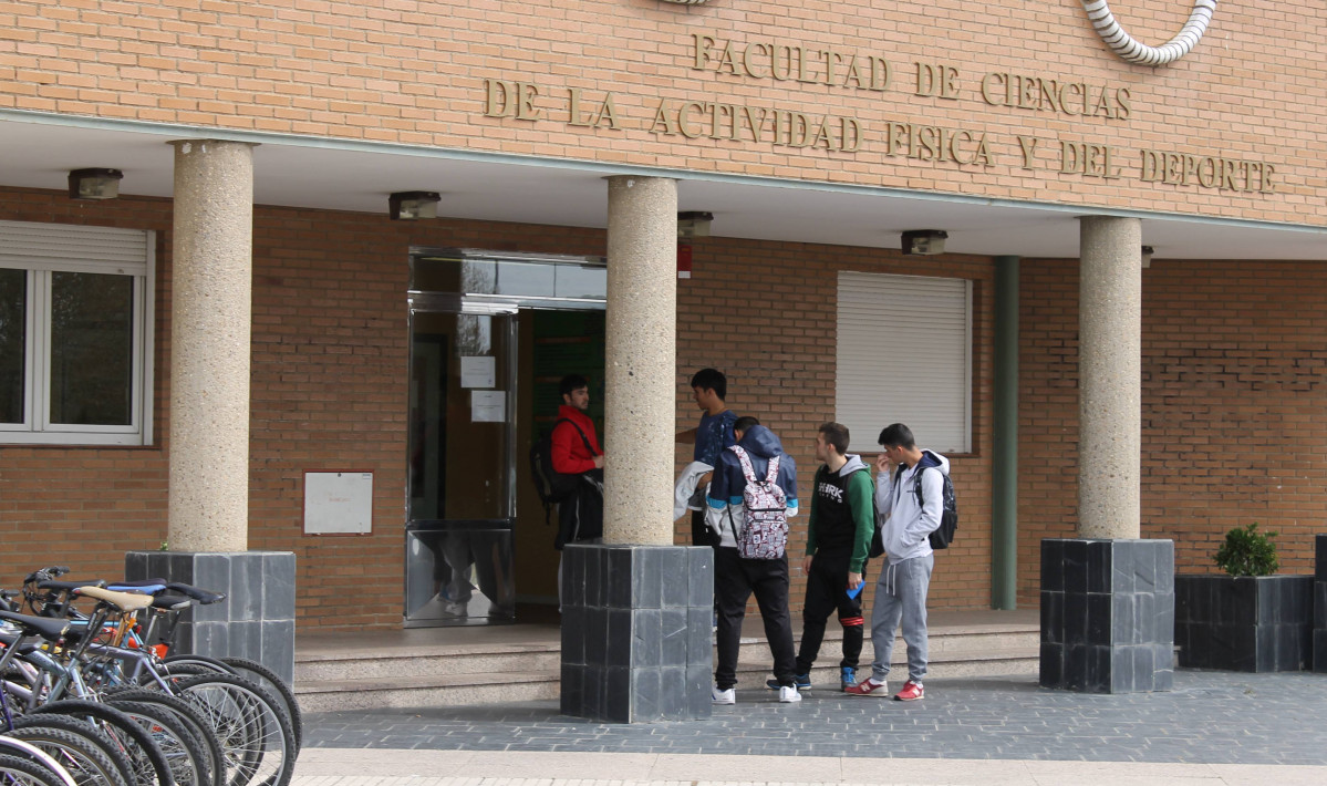 Estudiantes de la ULE en el Campus de Vegazana 01