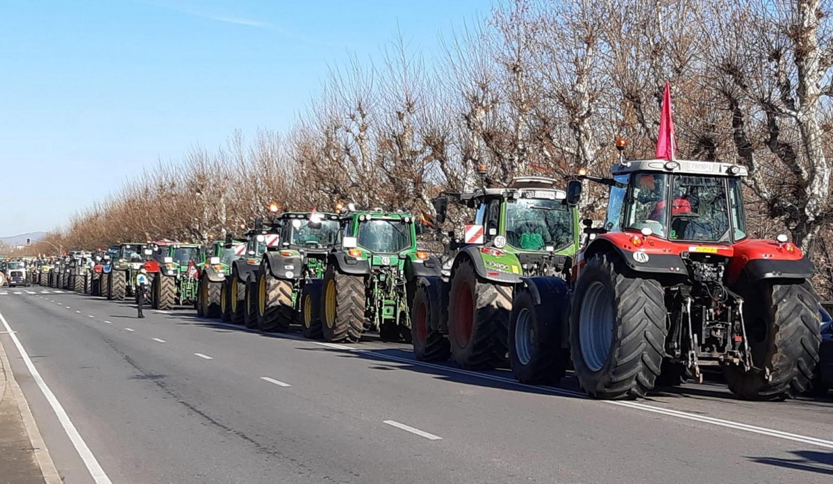 Tractorada tractores movilizacionescampo leones sector primario (2)