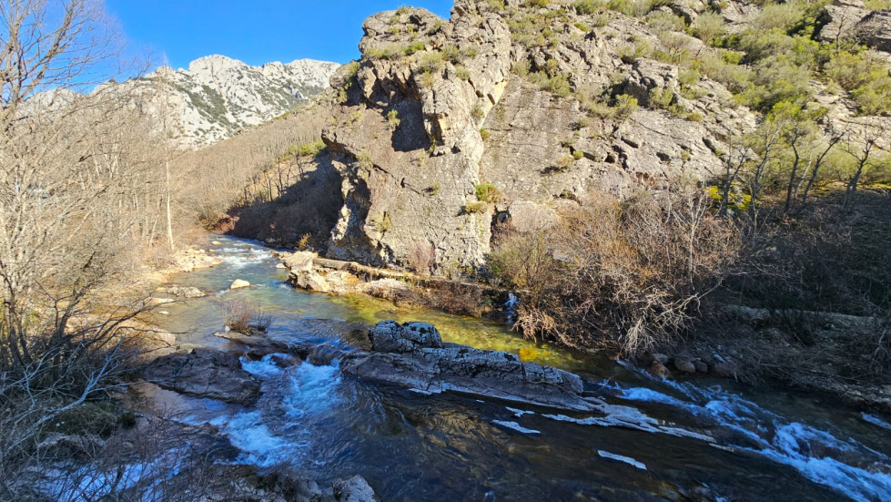 Acceso cascada de nocedo de curueño feb24 (8)