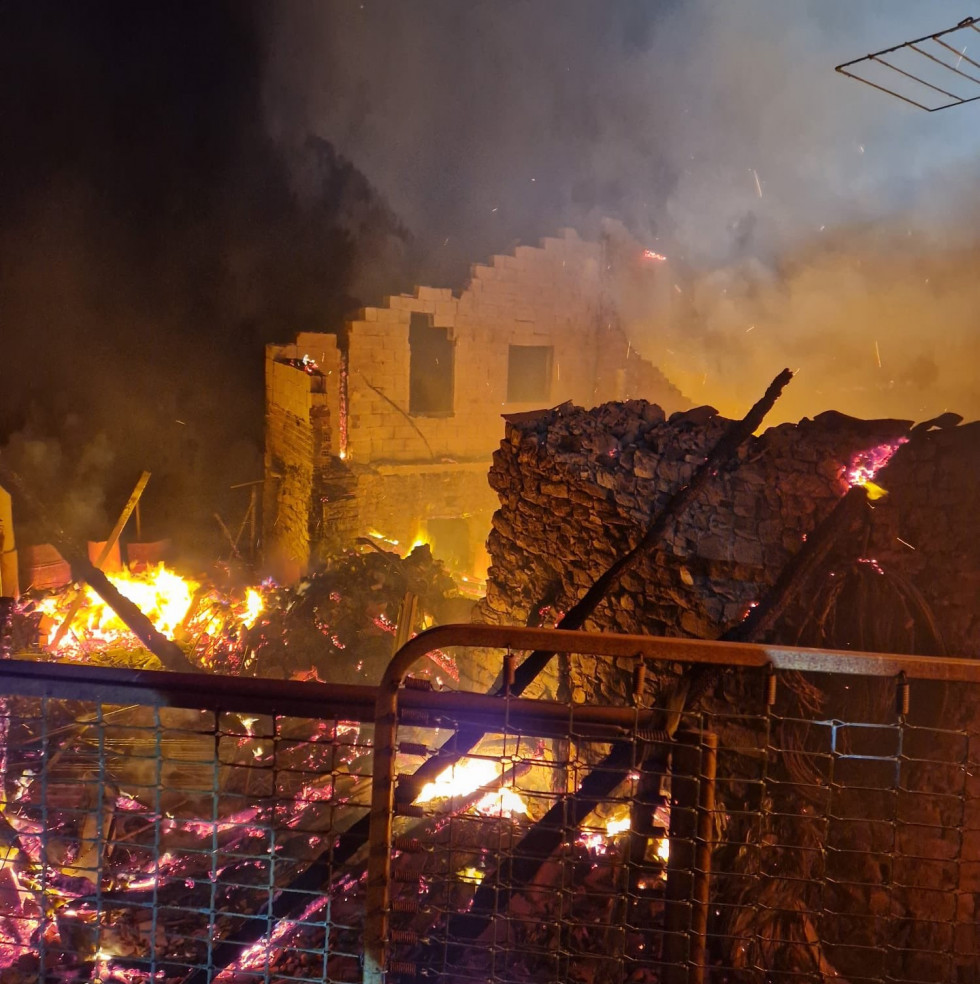 Incendio cuadra buyezo cabezon de liebana  cantabria (3)