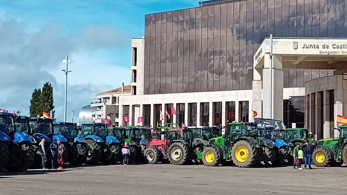 Tractorada protestas ganaderos y agricultores leon febrero 2024 (2)