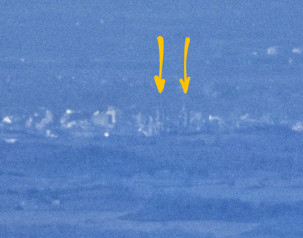 Imagen tomada desde la cumbre del Espigüete, se señalan las dos torres de la catedral de León