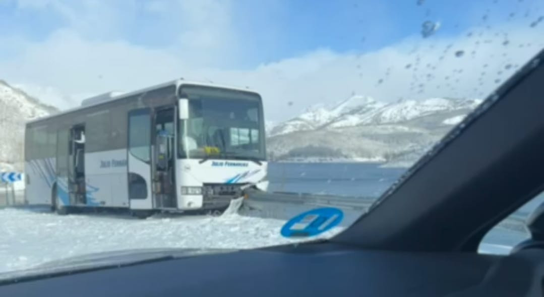 Accidente autobus escolar embalse del porma