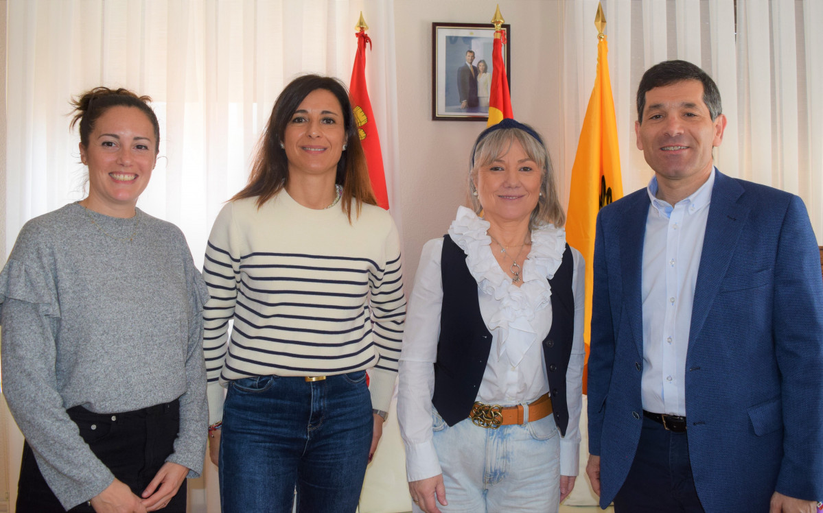 240419 Foto acuerdo anual Gullu00f3n Ayuntamiento de Aguilar 2