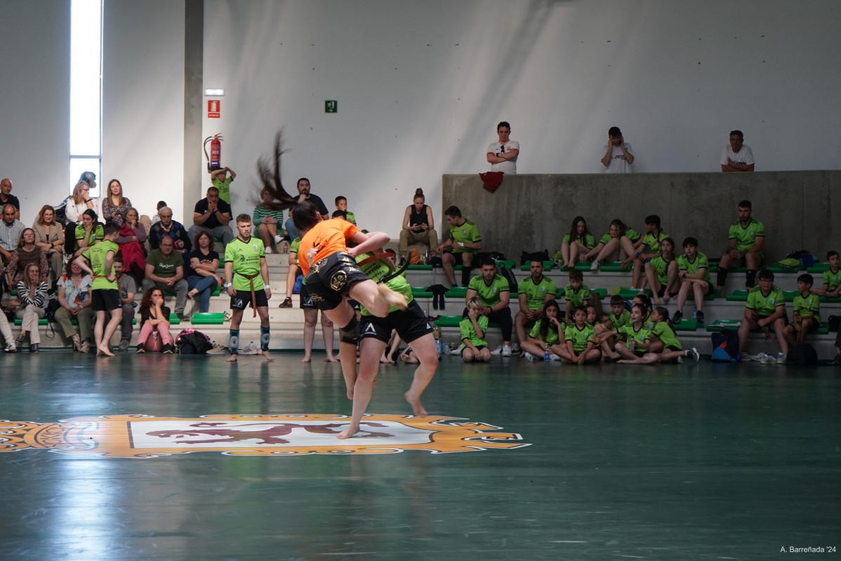 PRISCILA MARTÍNEZ Y BEATRIZ RIAÑO LIBRARON UN COMBATE ESPECTACULAR QUE SE LLEVÓ LA PRIMERA